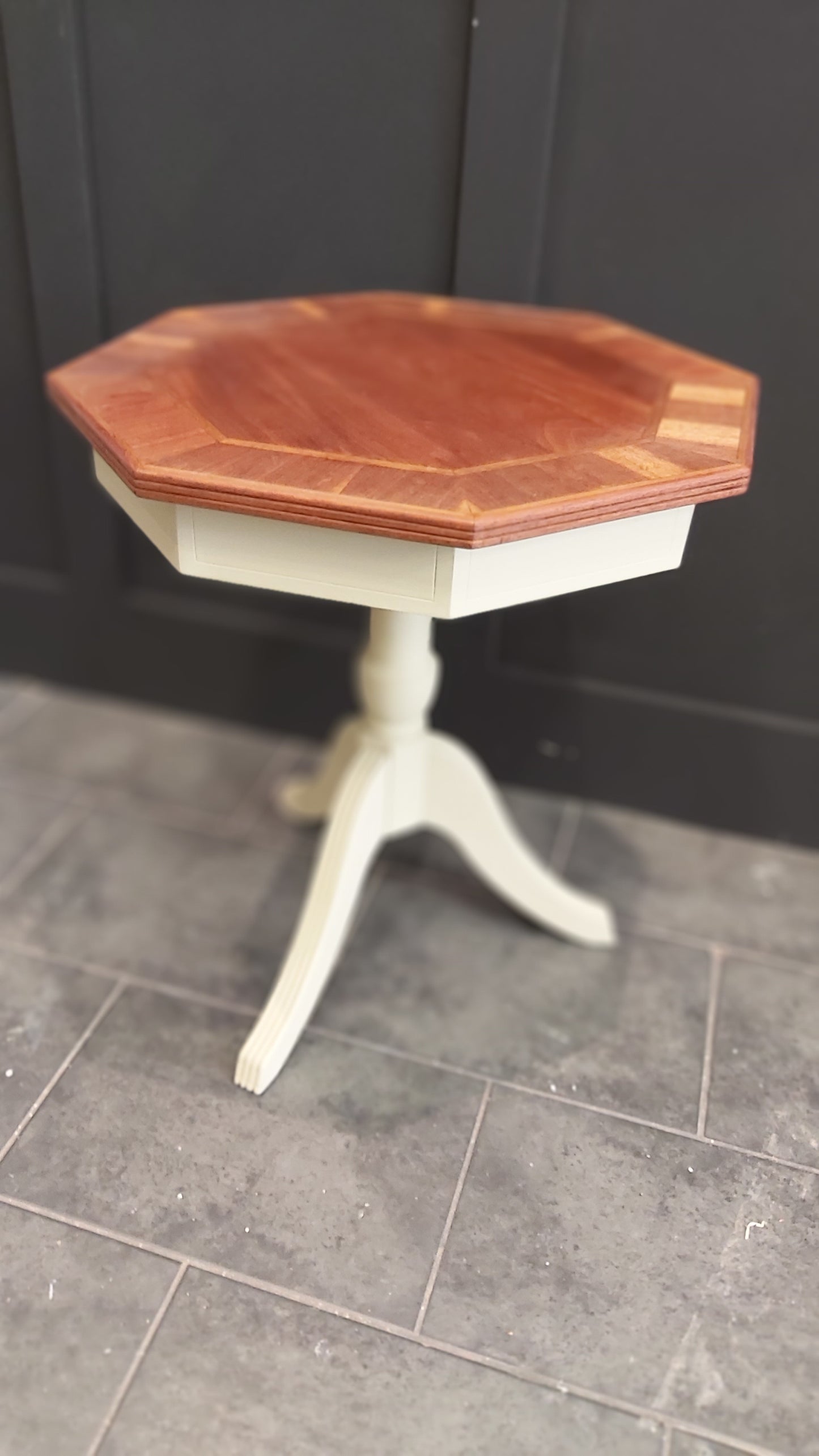 Occasional table