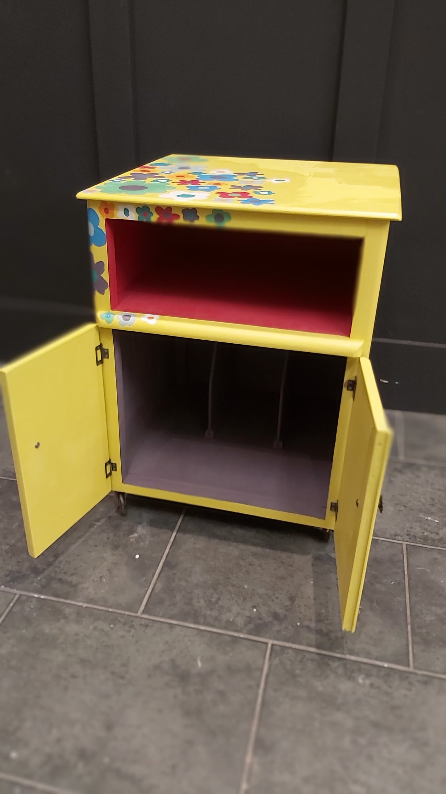 Record player cabinet