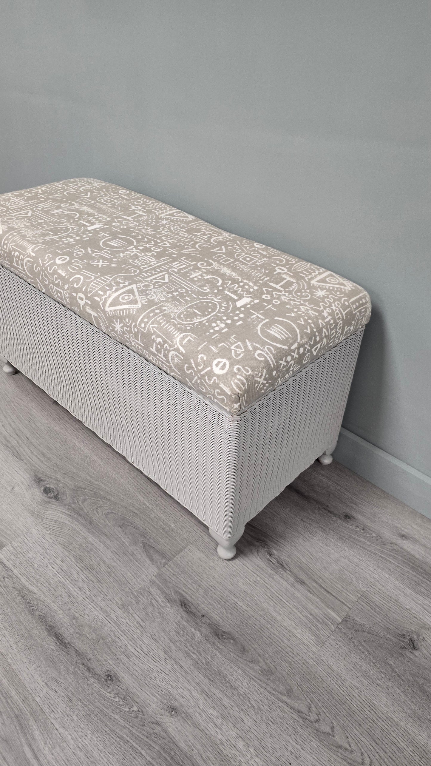 Lloyd Loom Ottoman