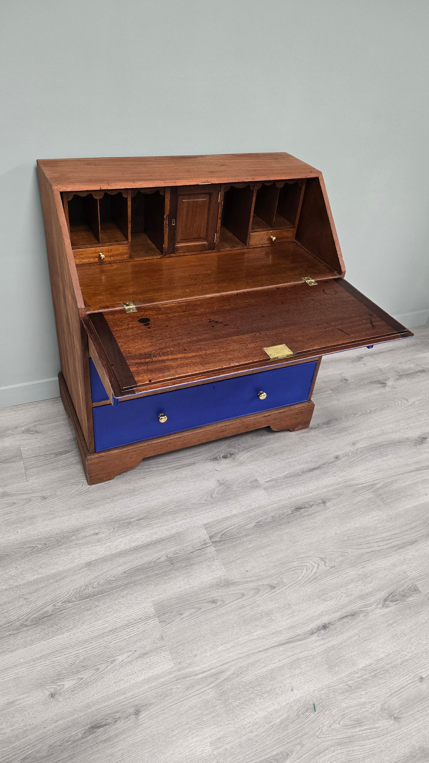 Writing bureau in Frida Blue