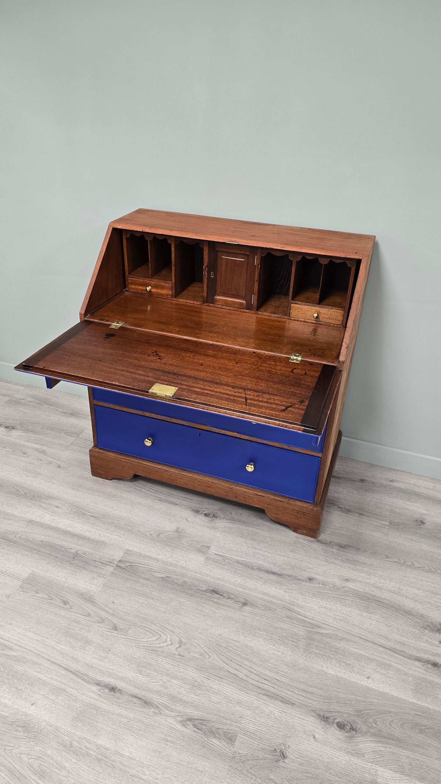 Writing bureau in Frida Blue