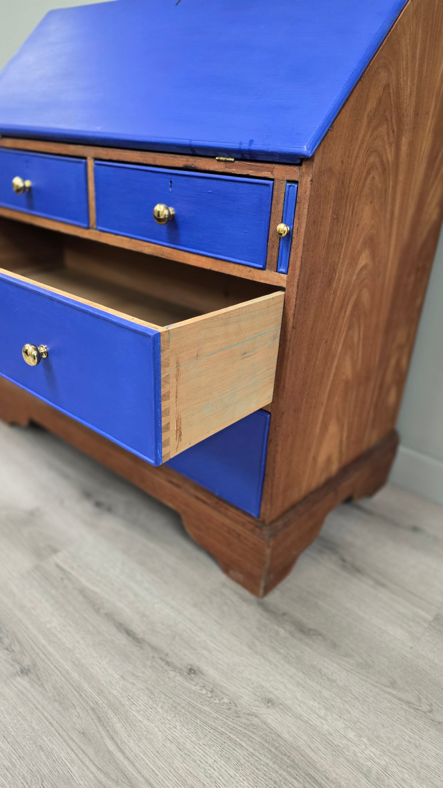 Writing bureau in Frida Blue