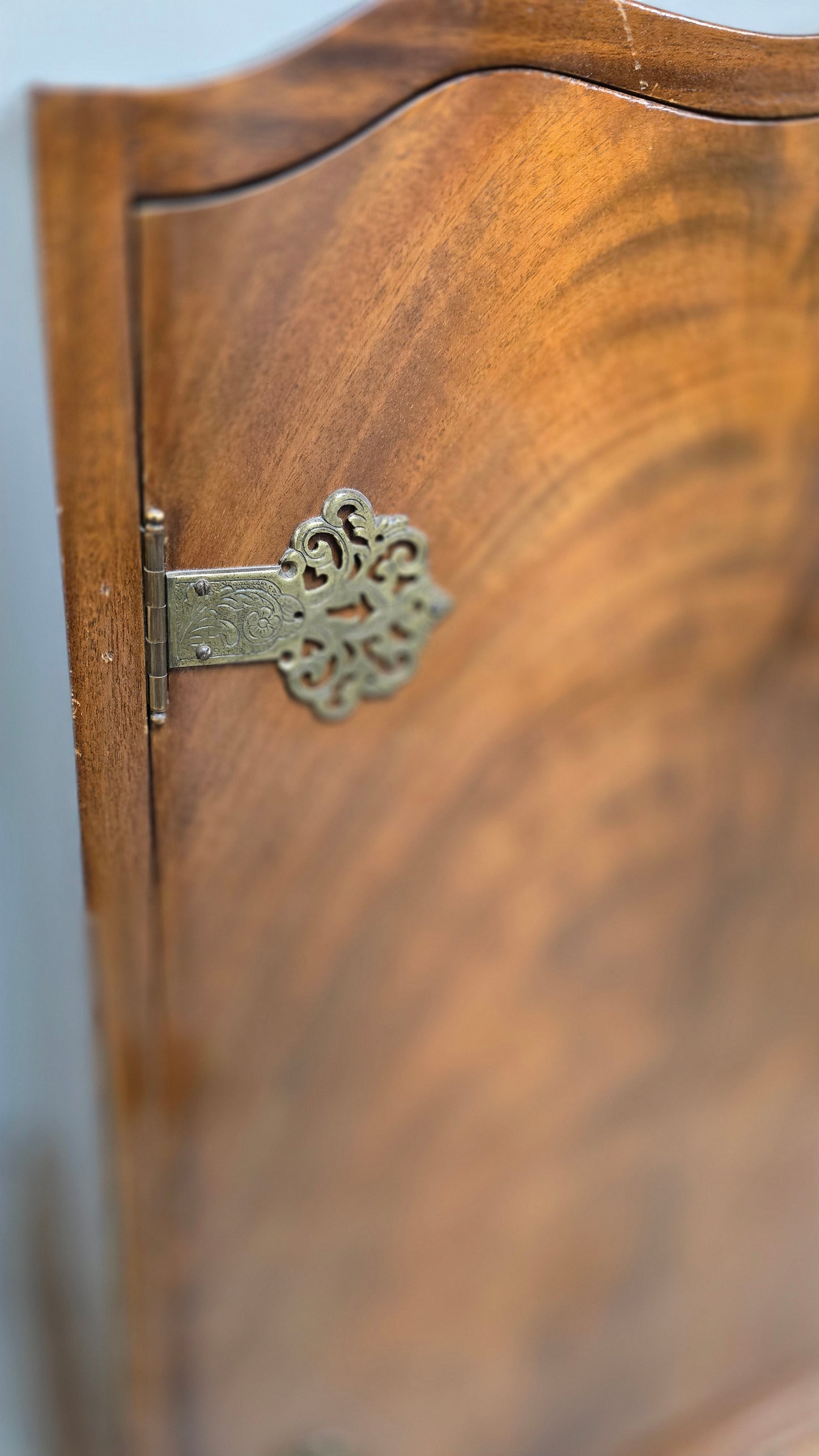 Vintage Clawfoot Drinks cabinet