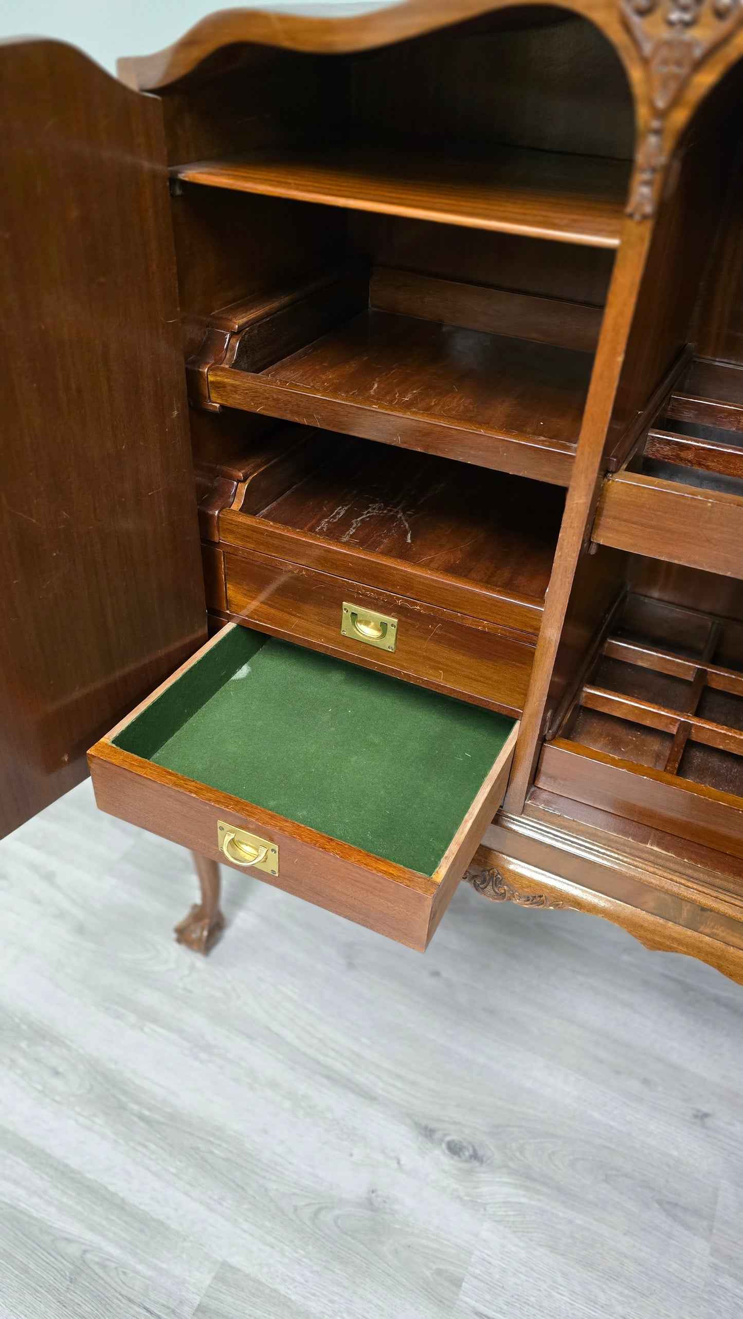 Vintage Clawfoot Drinks cabinet
