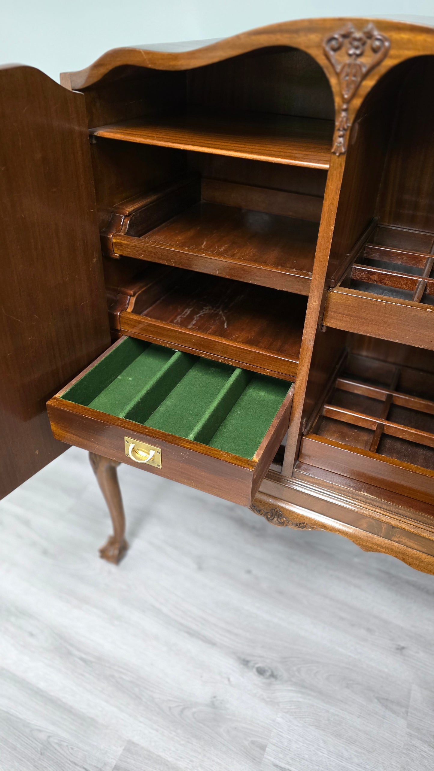 Vintage Clawfoot Drinks cabinet