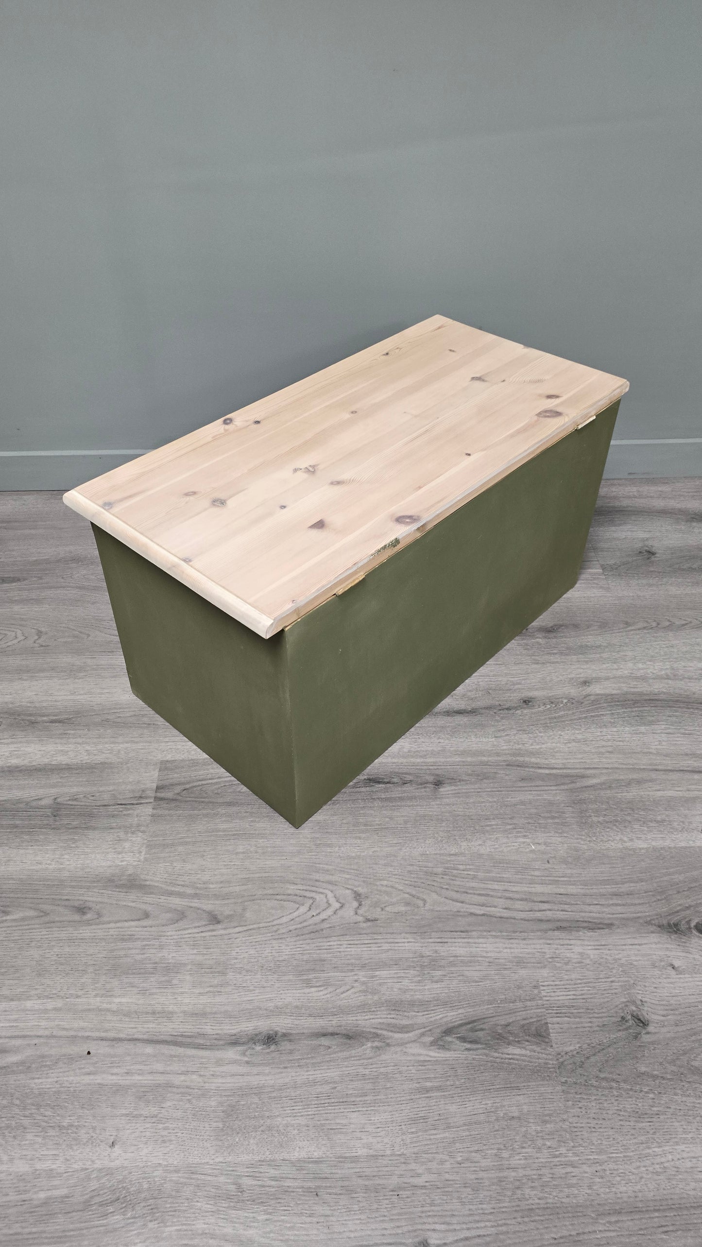 Blanket box