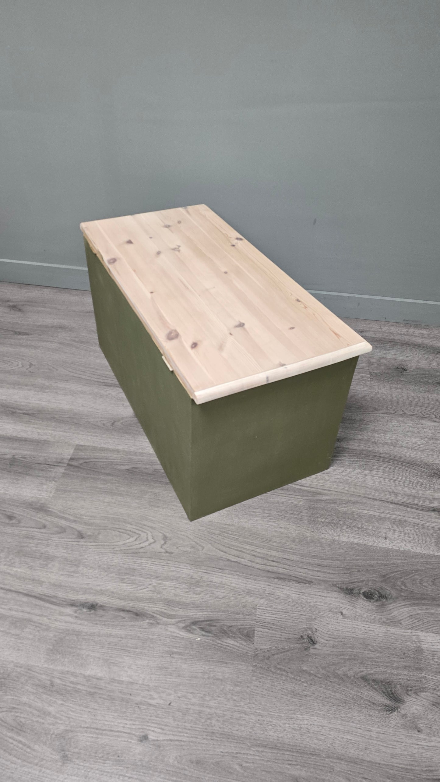 Blanket box