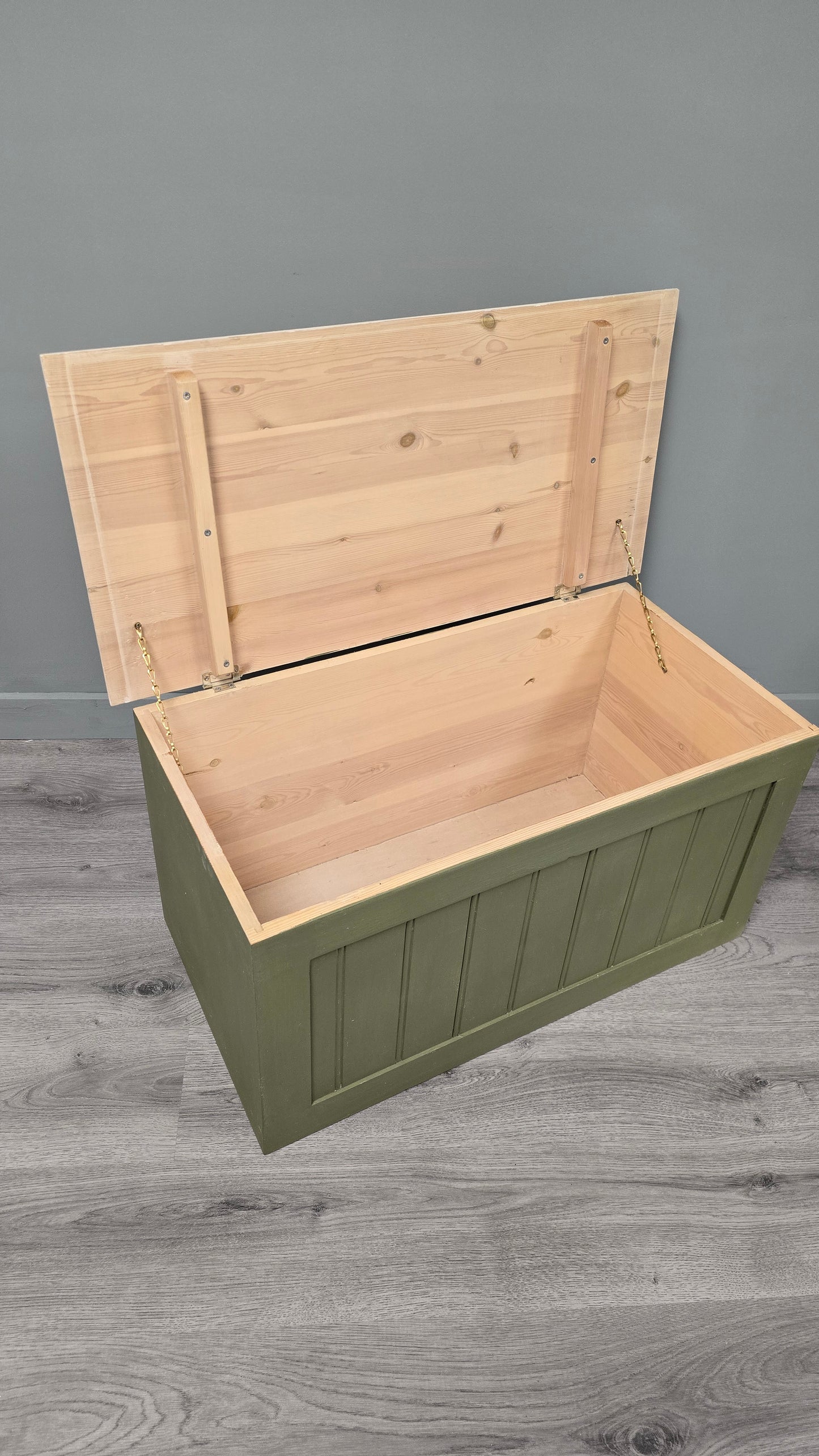 Blanket box