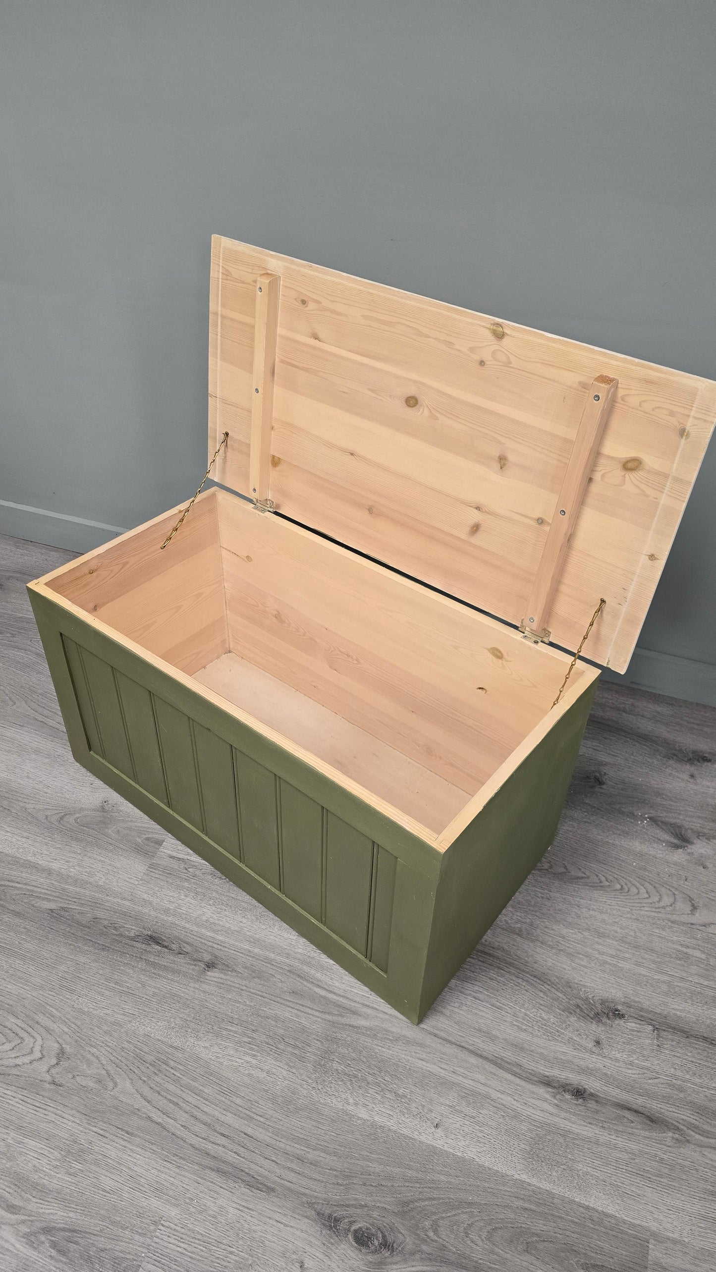 Blanket box