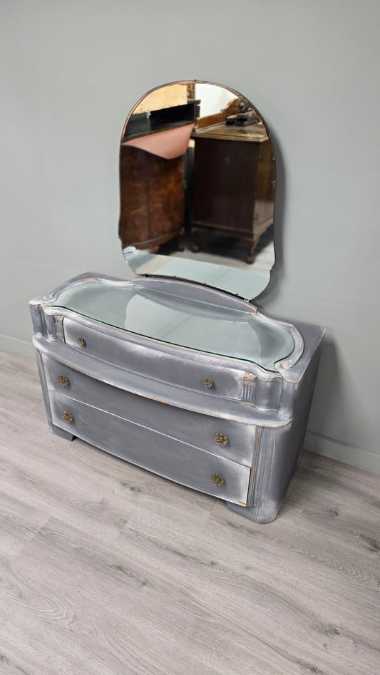 Dressing table with 3 drawers