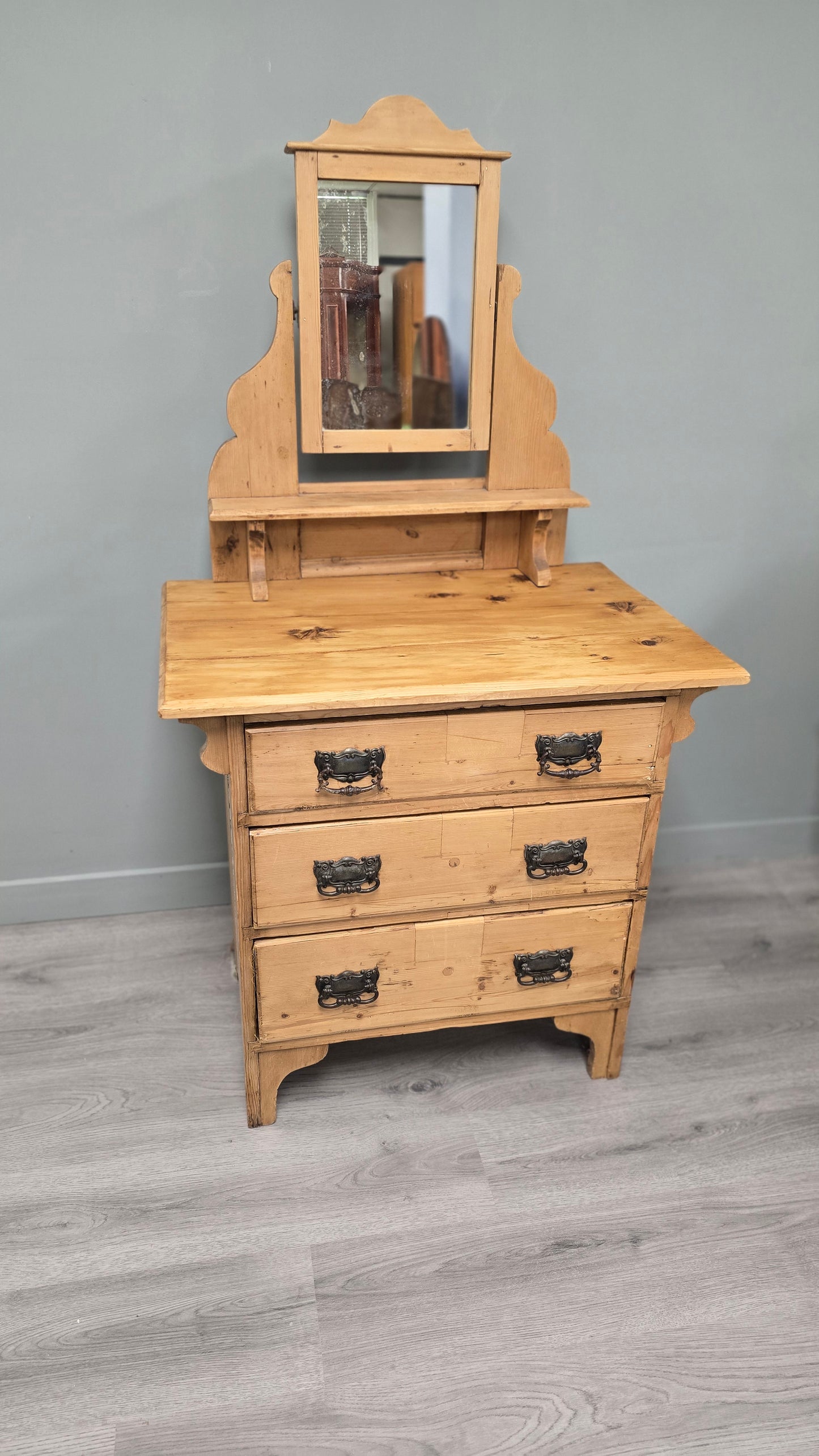 Rustic Chest of drawers with mirror