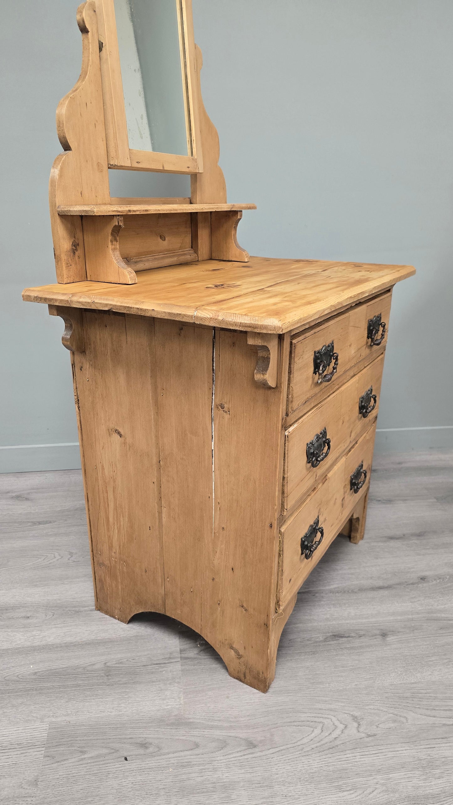 Rustic Chest of drawers with mirror