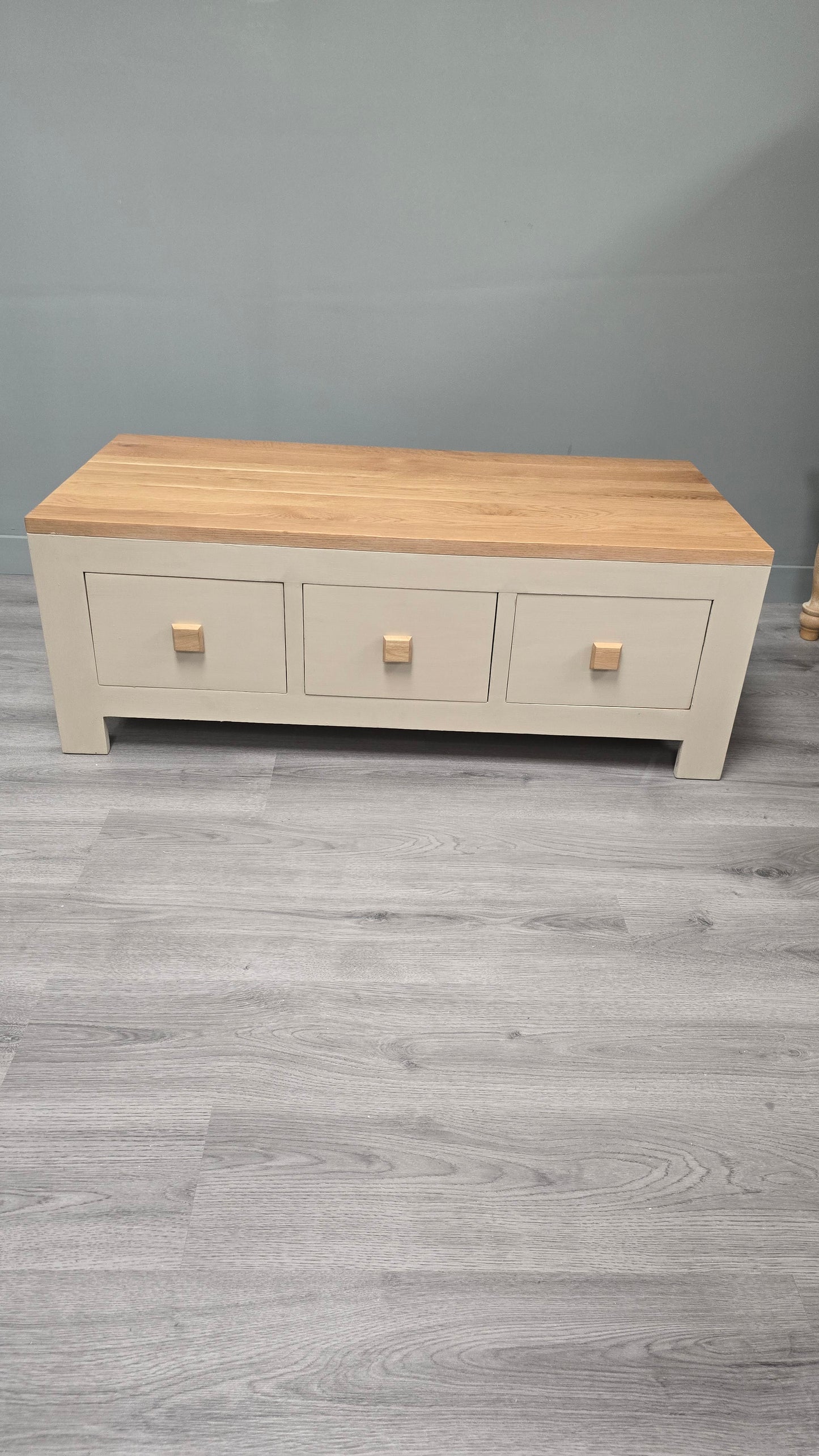 Oak Coffee Table with 6 drawers