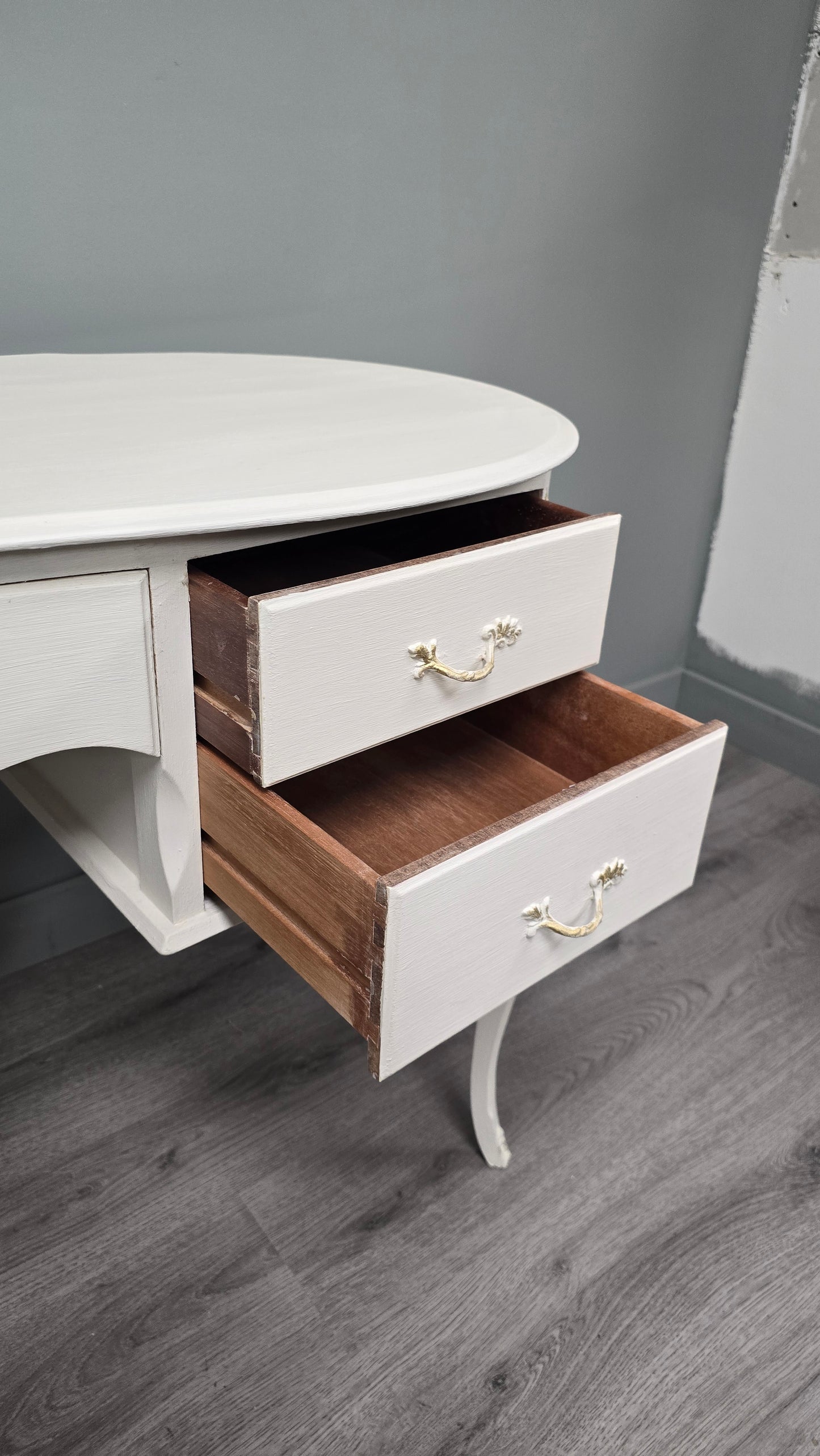 White Dressing Table with gold highlights