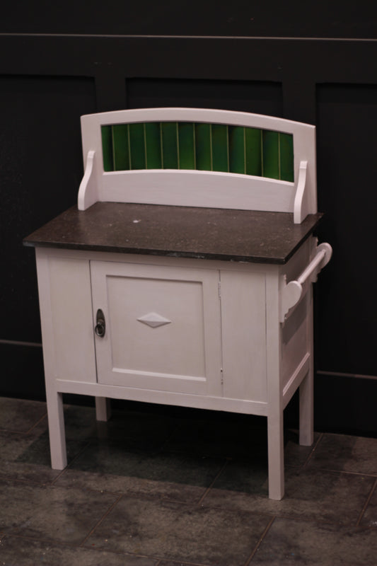 Wash basin cabinet