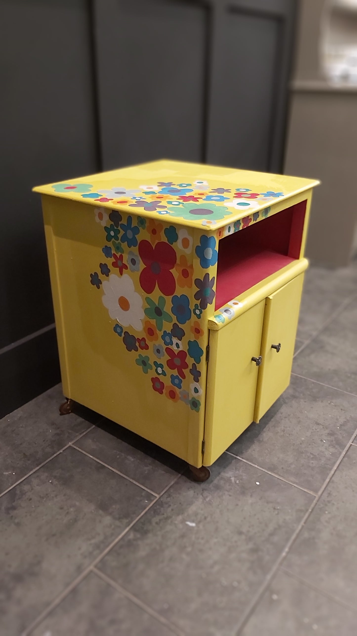 Record player cabinet