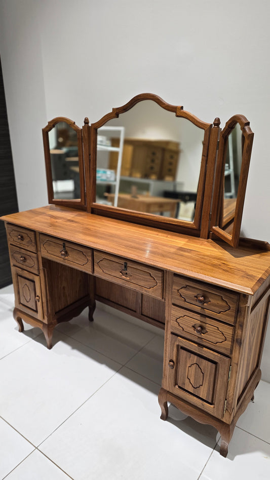 Large Dressing table