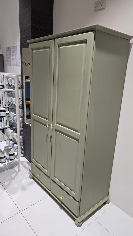 Wardrobe with 2 drawers