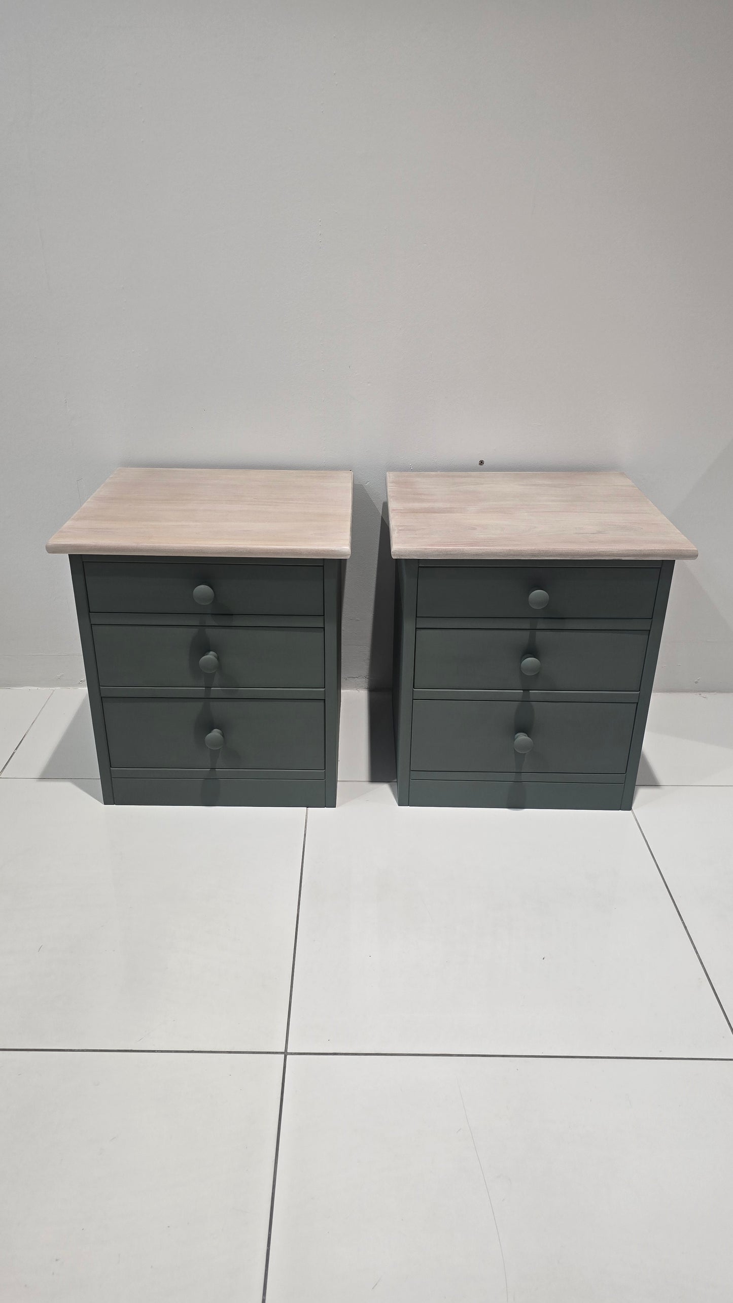 Pair of bedside tables in Empire Green