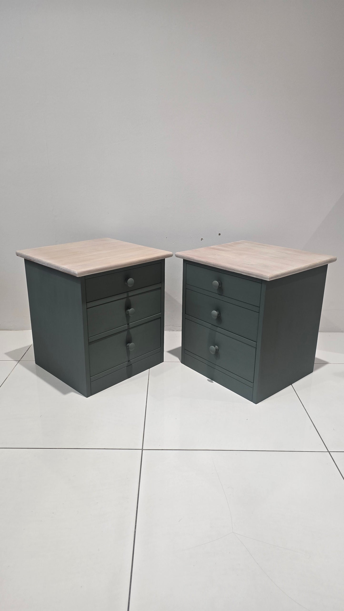 Pair of bedside tables in Empire Green