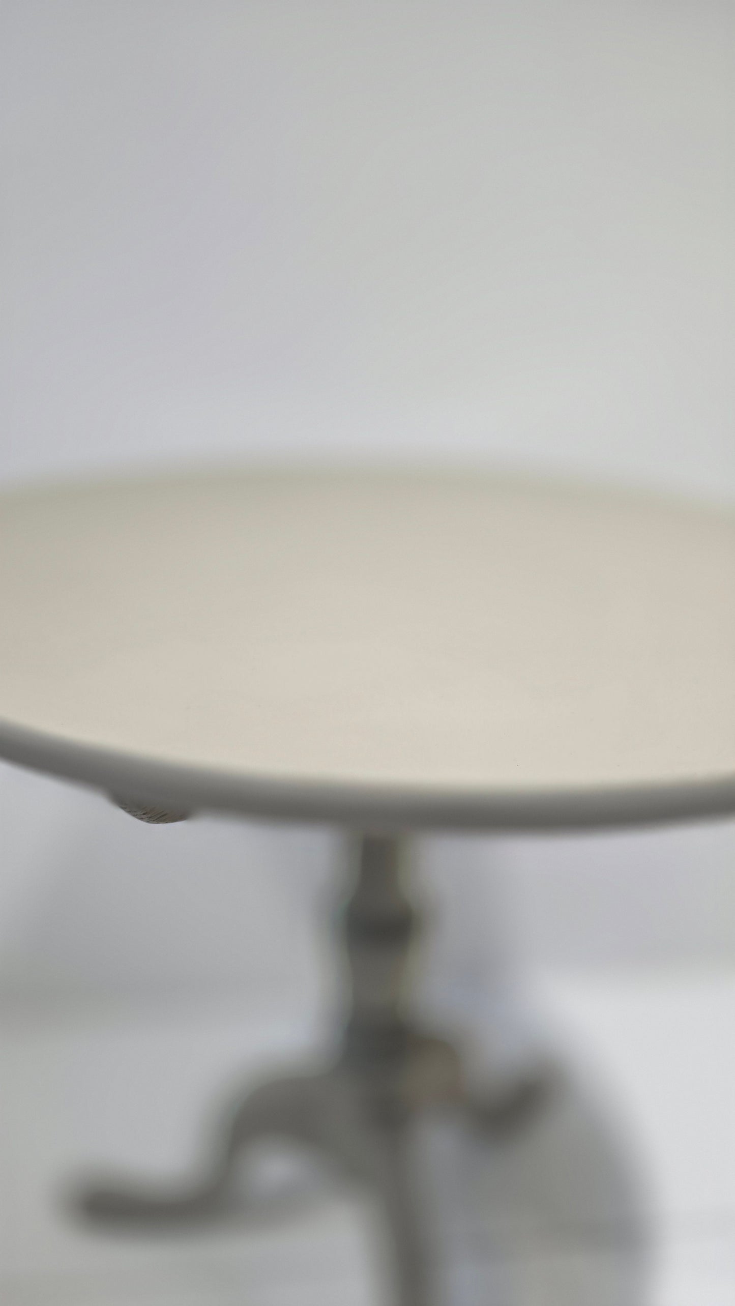 Occasional table with flip top