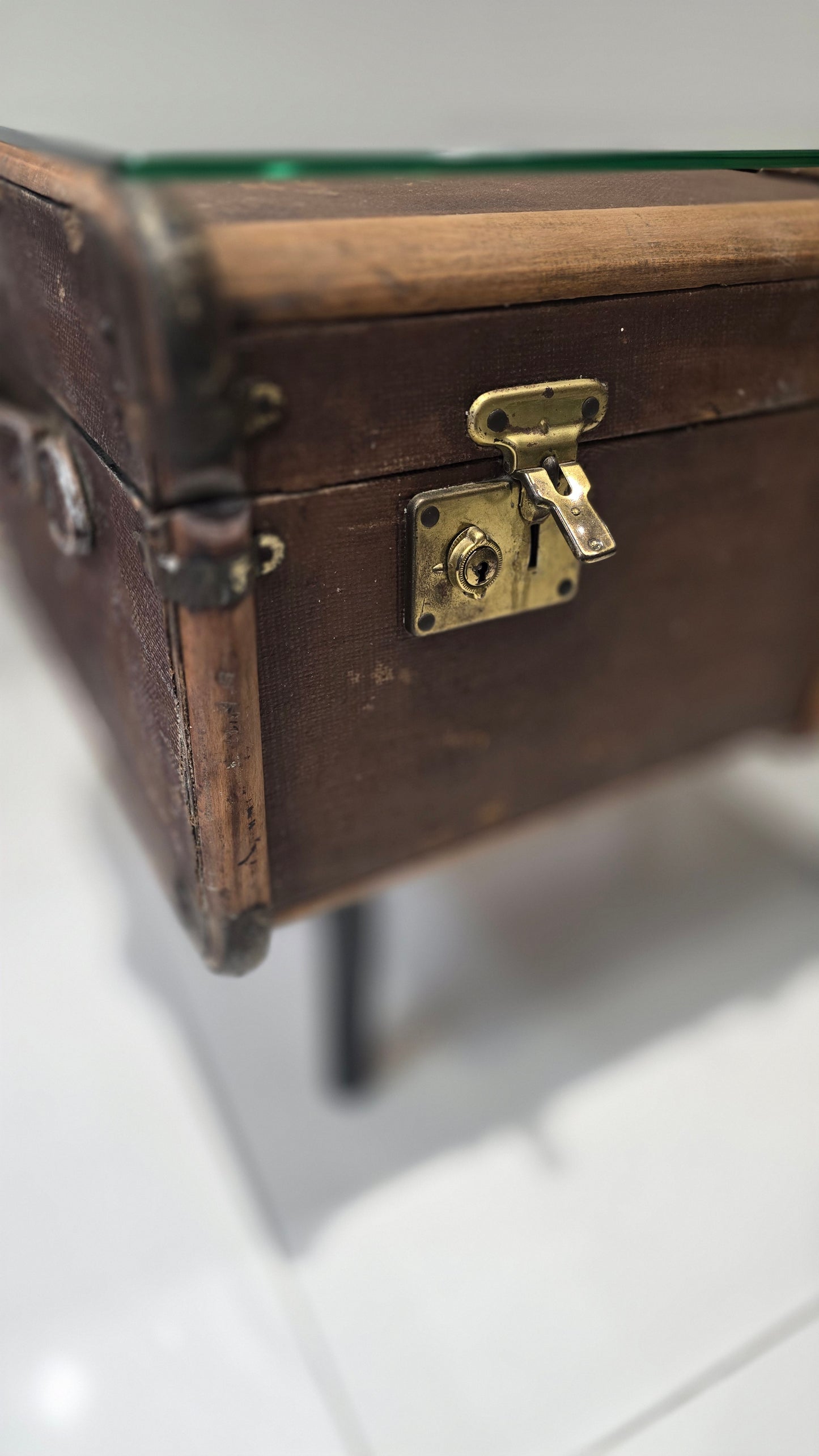 Luggage Steam trunk Coffee Table
