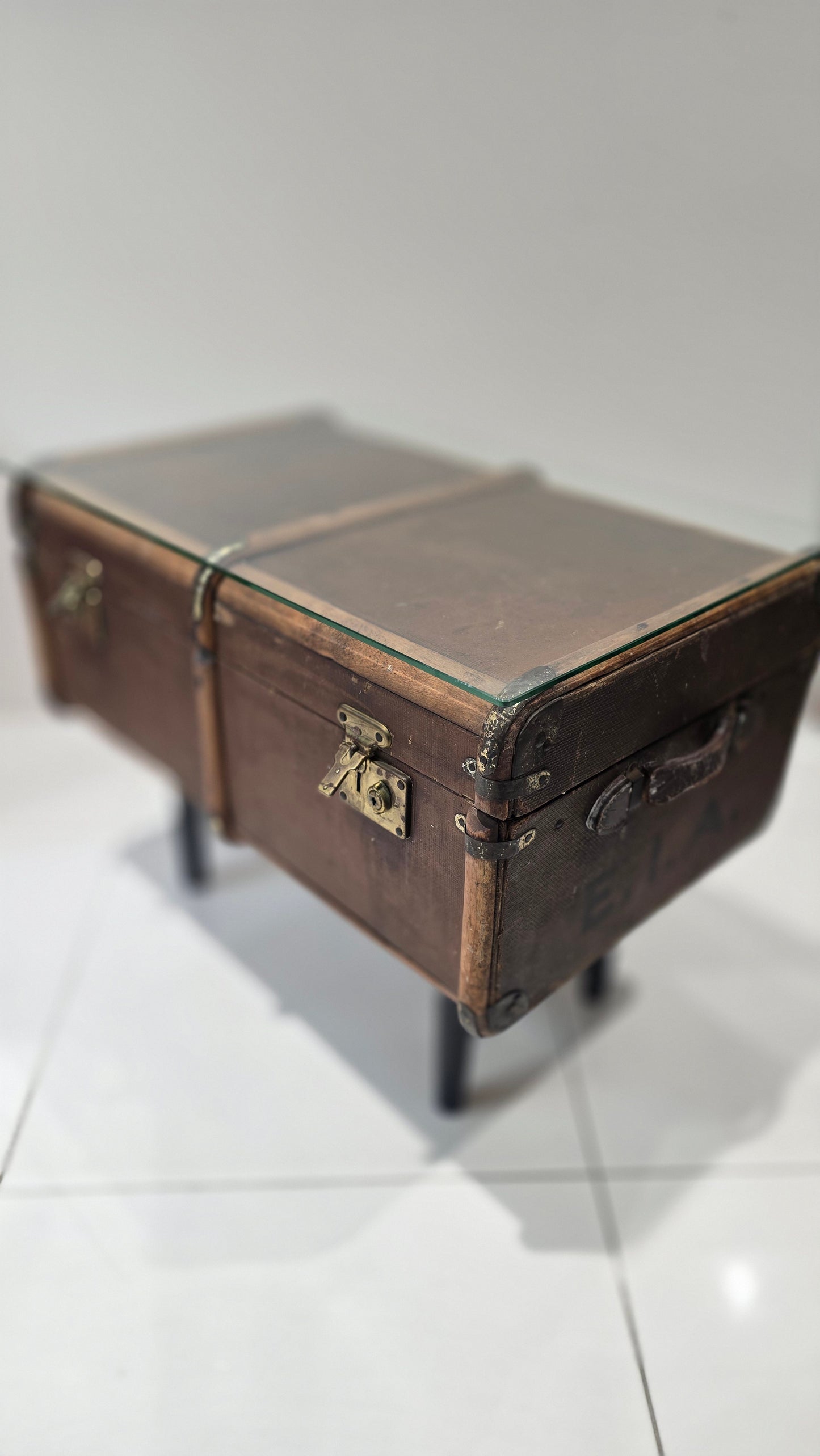 Luggage Steam trunk Coffee Table