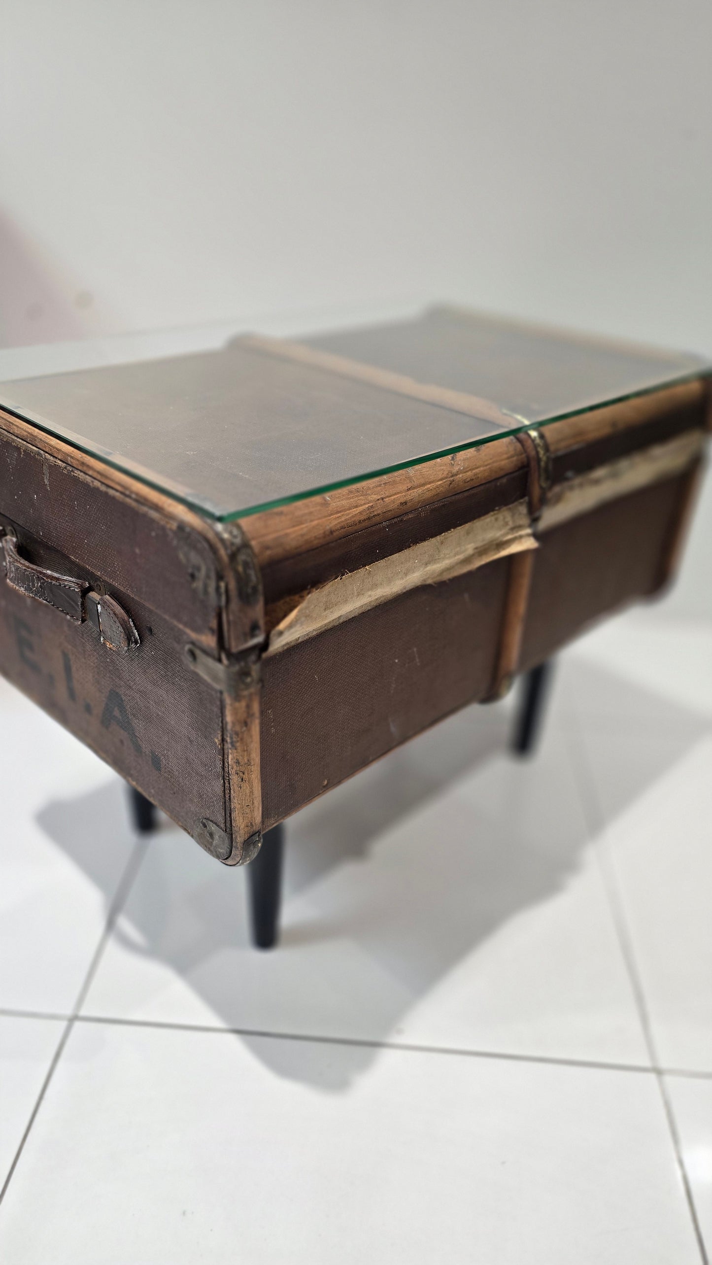 Luggage Steam trunk Coffee Table