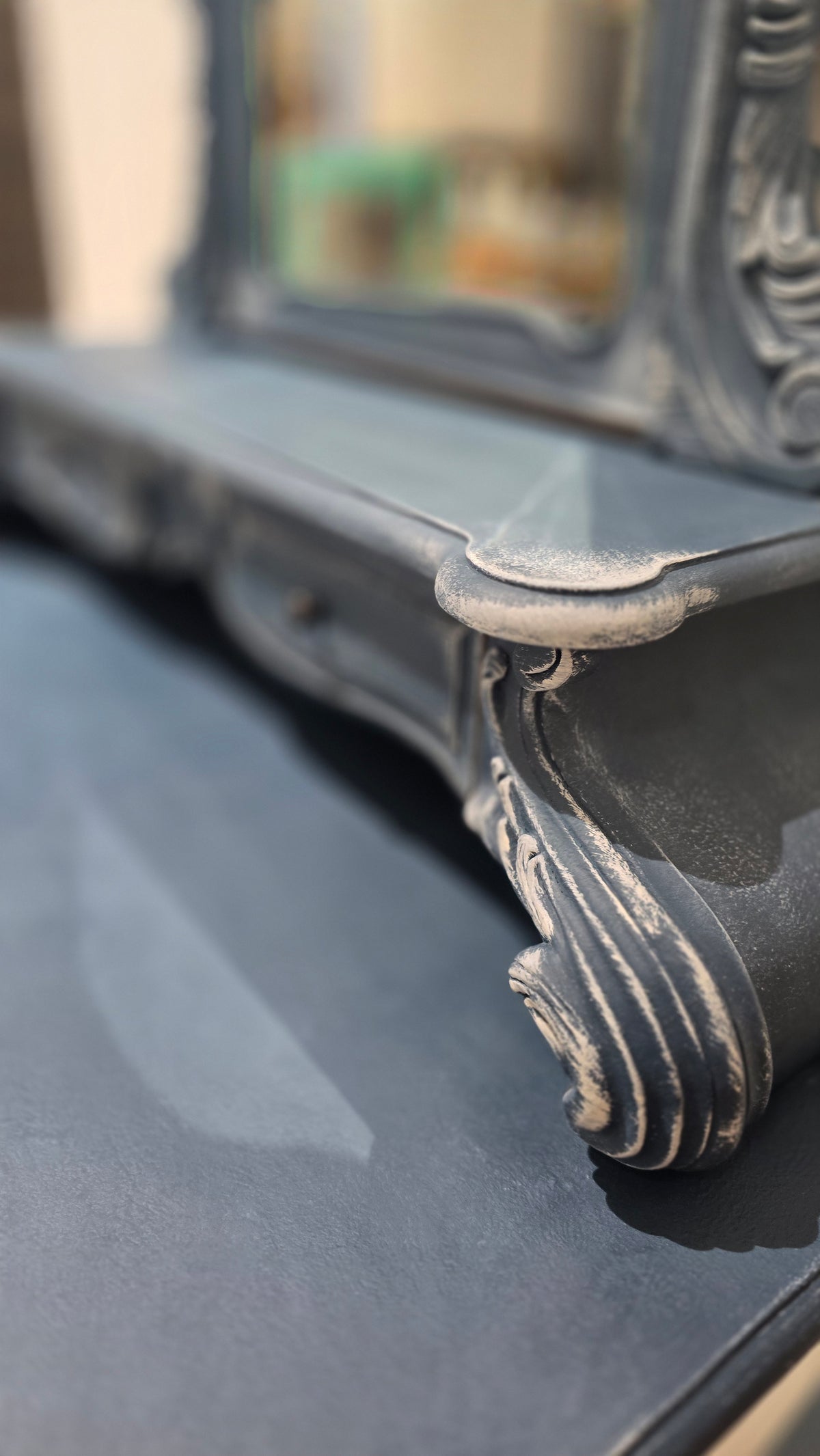 Aubusson Dressing table and stool