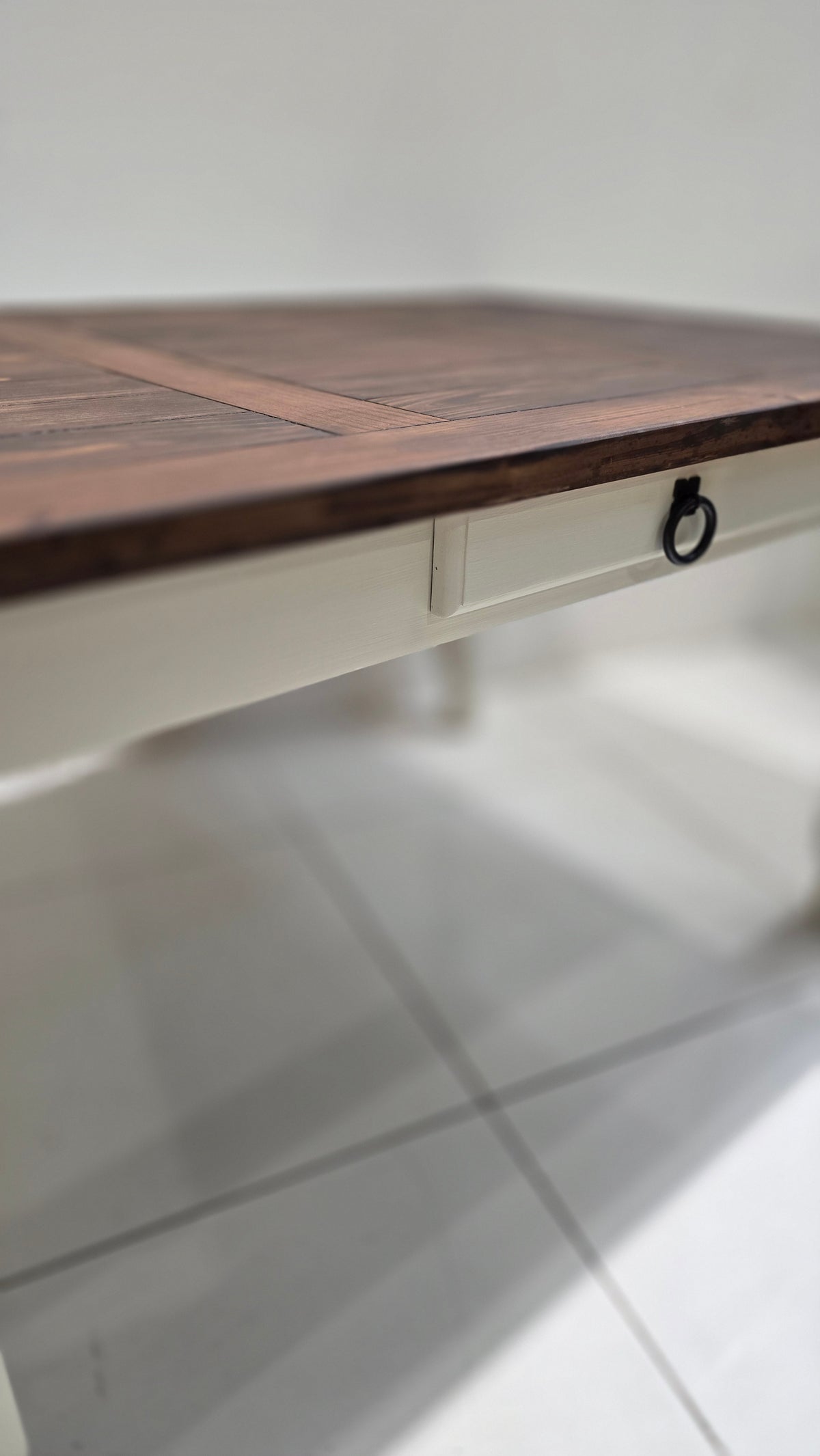Dining table wimborne white and cocoa stained top