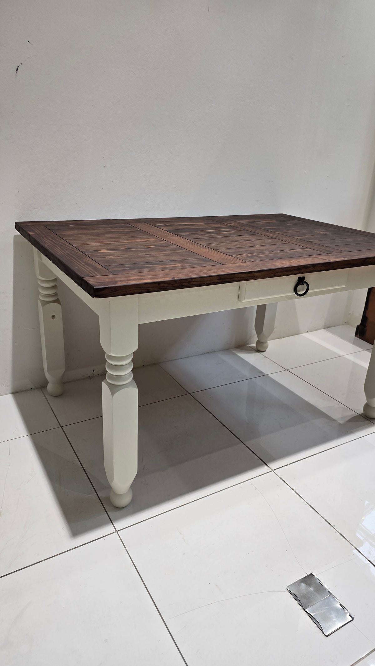 Dining table wimborne white and cocoa stained top
