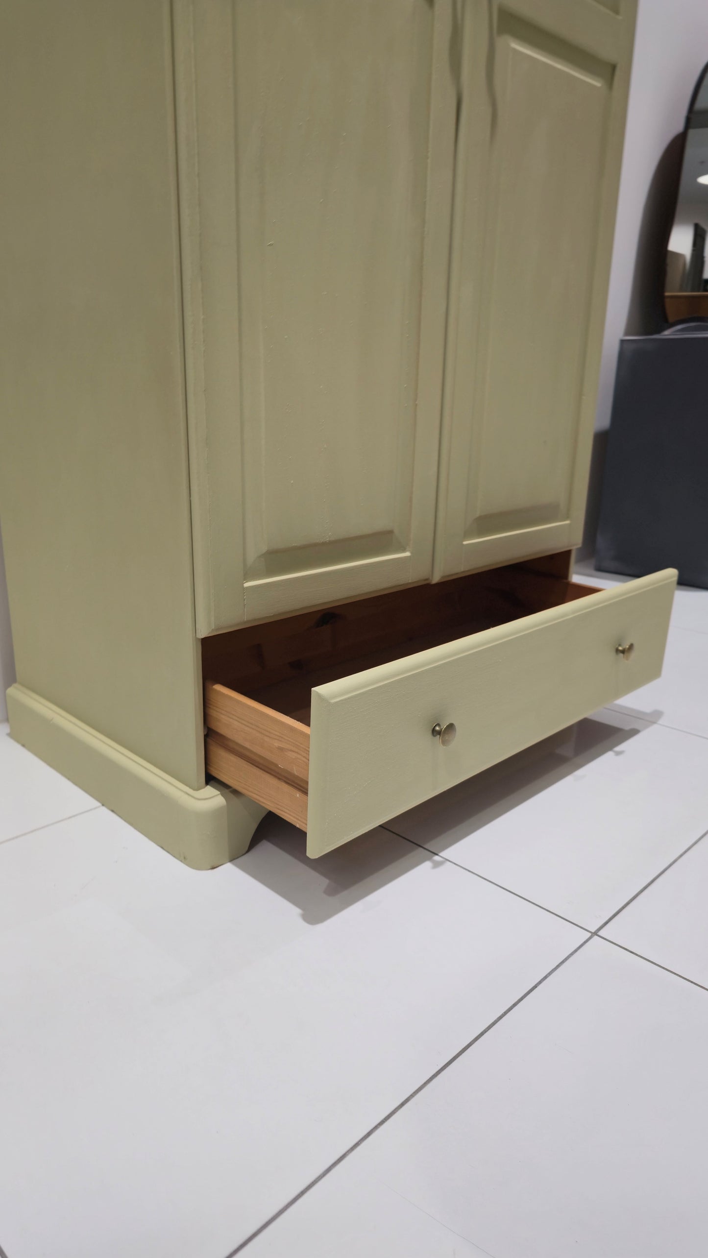 Bedroom Set: Wardrobe, Chest of drawers, Dressing table